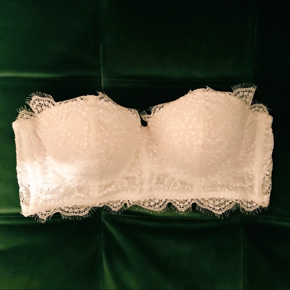 Victoria’s Secret PINK white strapless bra